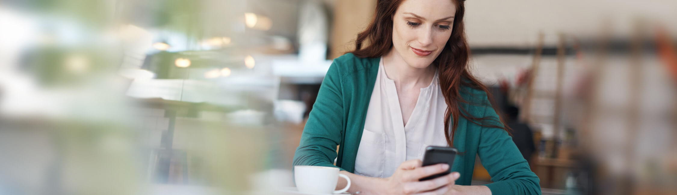 Frau mit Smartphone